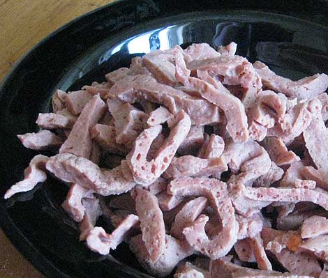 Seitan-Schnetzel für den Fleischsalat