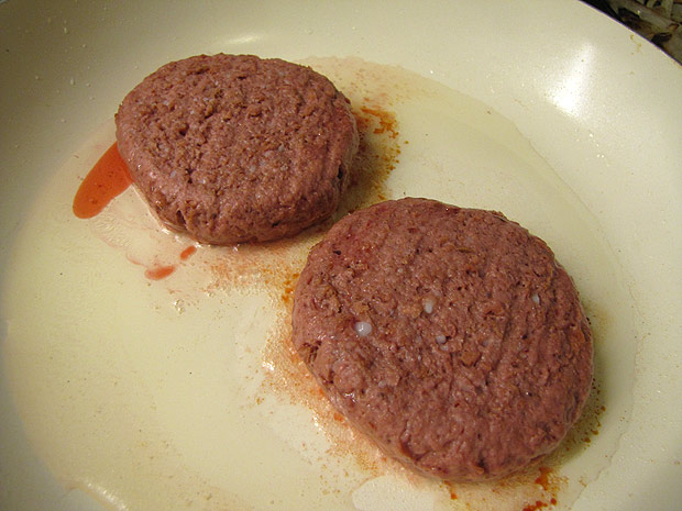 ausblutende vegane Burger